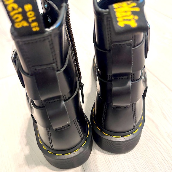 NEW Dr. Martens Unisex Fusion Cristofor Boots- size 6wms - Picture 10 of 16